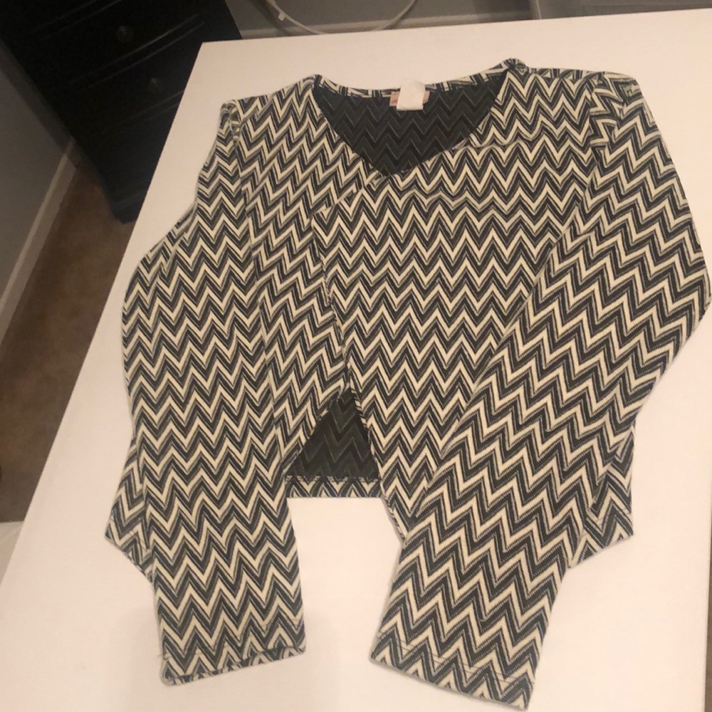 White and black patterned blazer